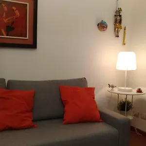 https://a-casa-di-lori.taorminaitalyhotels.com